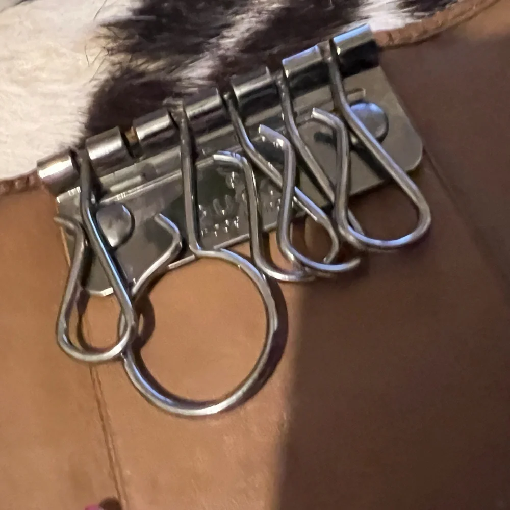 Authentic Gucci Key Holder - Picture 14 of 14